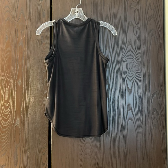 Old Navy Active breath on sleeveless black sports top. Size Large(10-12) - Picture 5 of 8